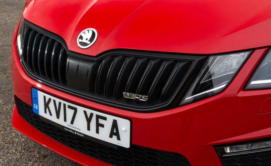 Детали экстерьера Skoda Octavia vRS (5E) 2017 года  (UK) (фото 9 из 16)